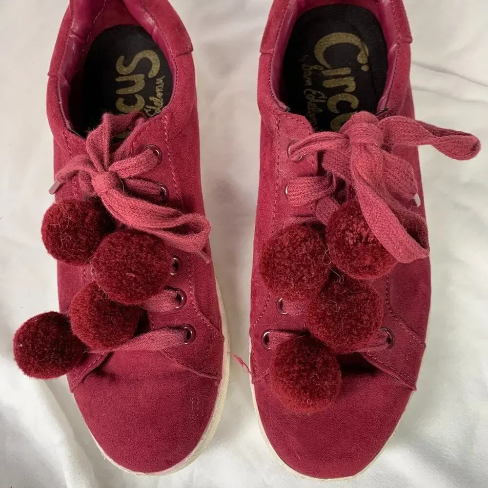 Sam Edelman Circus Carmela Womens Size 7 Sneaker Cranberry Shoes Pom Poms